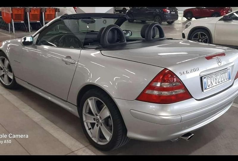 Usata Mercedes SLK200 163 CV (119 kW) 2002 Argento Cabrio