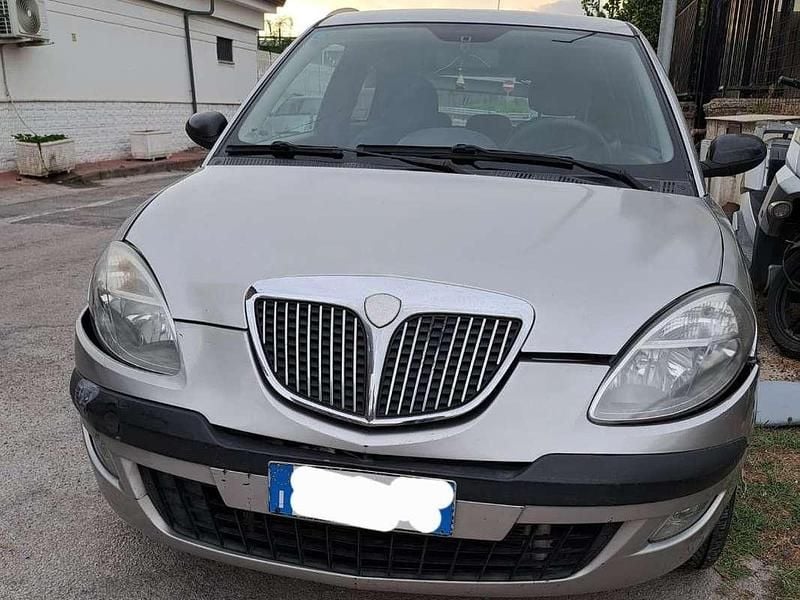 Usata Lancia Ypsilon 60 CV (44 kW) 2006 Utilitaria