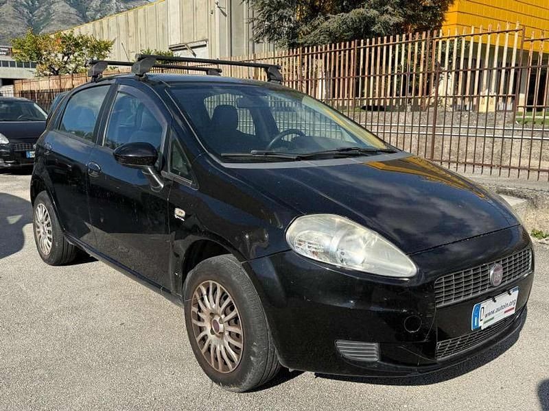 Usata Fiat Grande Punto Dynamic 77 CV (56 kW) 2009 Nero Utilitaria