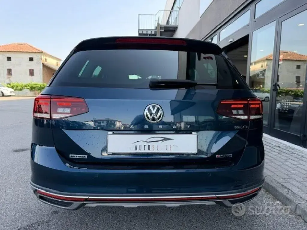 Usata VW Passat 190 CV (139 kW) 2020 Bluazzurro Station wagon