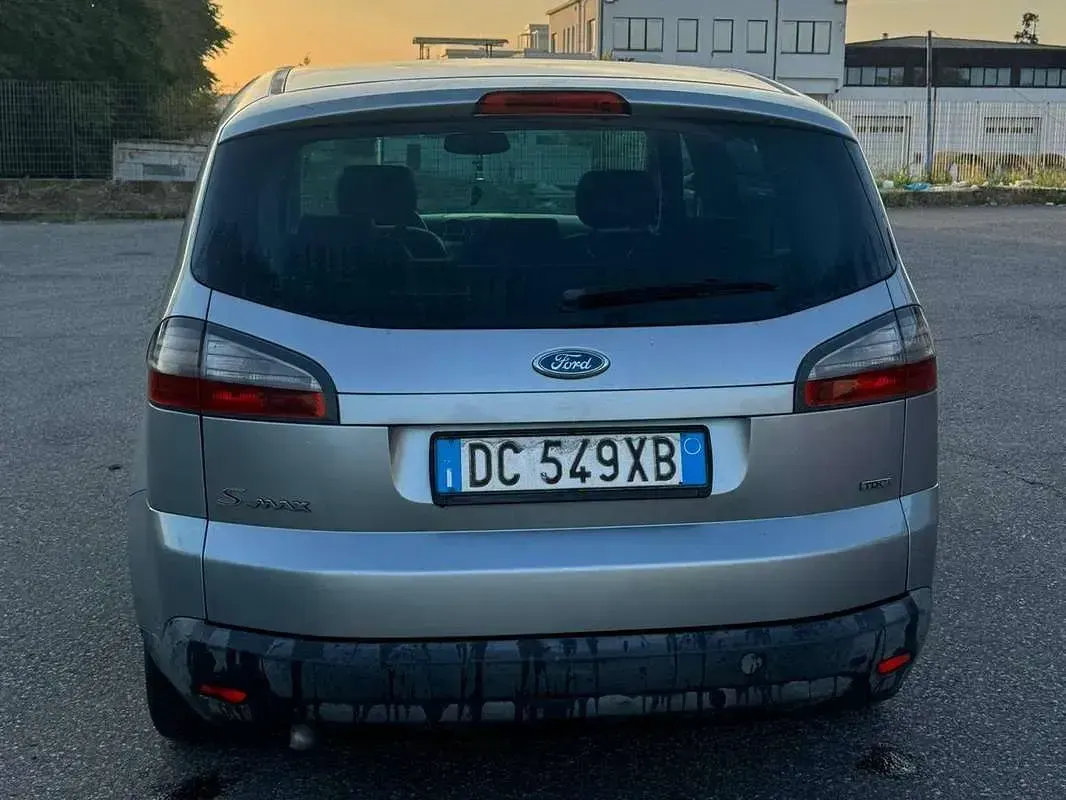 Usata Ford S-MAX Titanium 140 CV (102 kW) 2006 Argento Monovolume