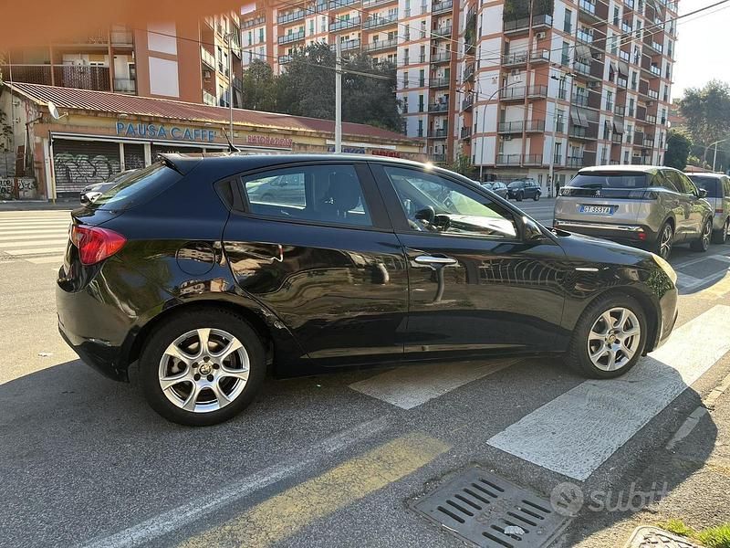 Usata Alfa Romeo Giulietta 105 CV (77 kW) 2013 Nero Utilitaria