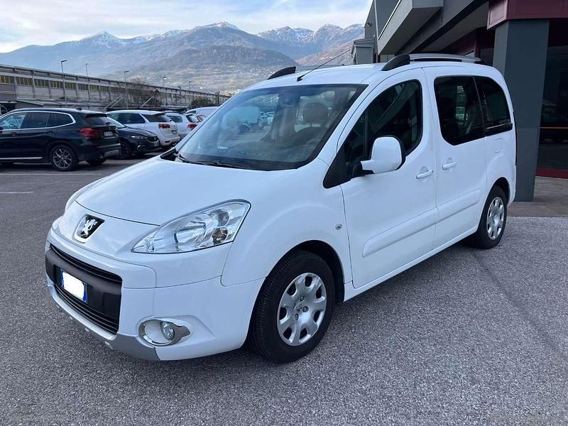 Usata Peugeot Partner Tepee Active 92 CV (67 kW) 2011 Bianco Monovolume