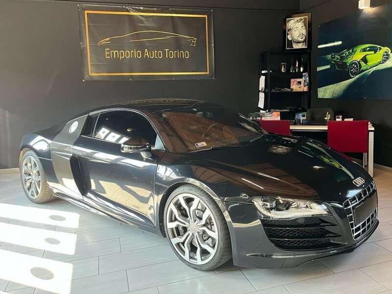 Rosso Usata 2012 Audi R8 Coupé Ambiente Coupé | 79.000 € (Super prezzo) - Immagine 1/4