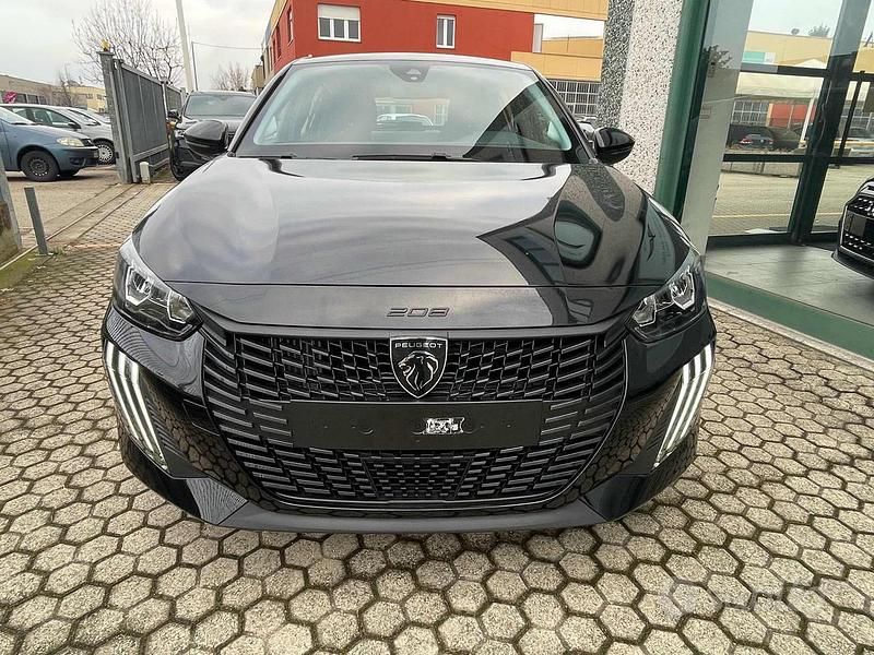 Usata Peugeot 208 Active 101 CV (74 kW) 2024 Nero Utilitaria