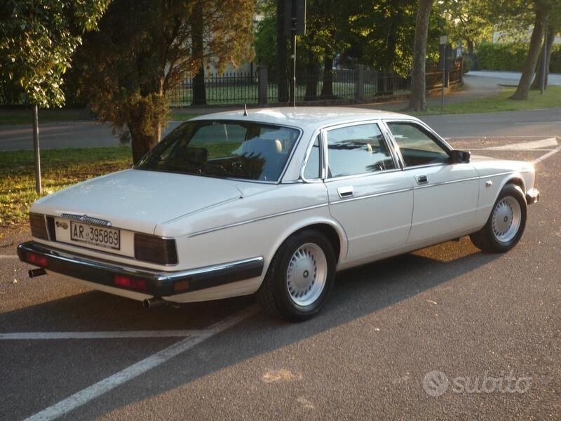 Usata Jaguar XJ 1989 Bianco Berlina