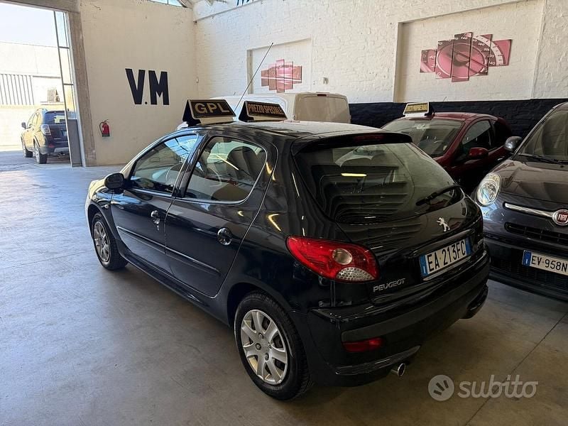 Usata Peugeot 206 60 CV (44 kW) 2010 Nero Berlina