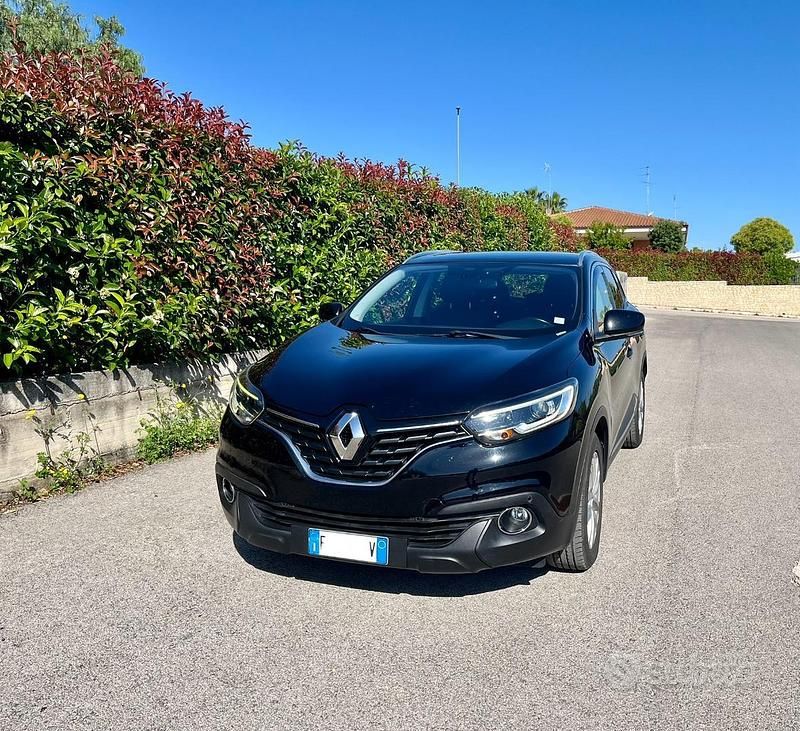 Nero Usata 2016 Renault Kadjar SUV | 11.000 € (Buon prezzo) - Immagine 1/4