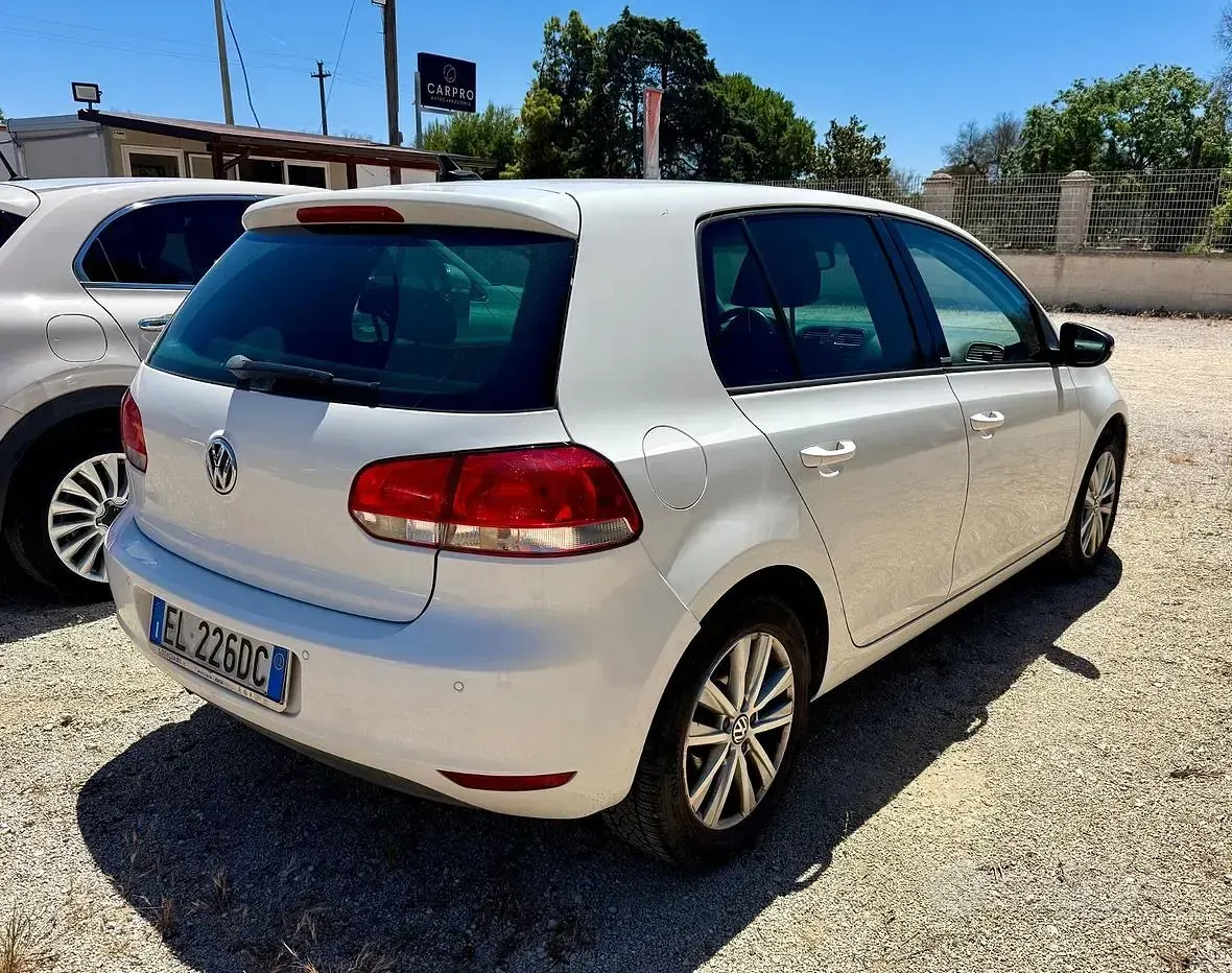 Usata VW Golf VI Highline 105 CV (77 kW) 2011 Bianco Utilitaria