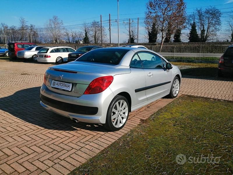Usata Peugeot 207 CC 120 CV (88 kW) 2008 Grigio Cabrio