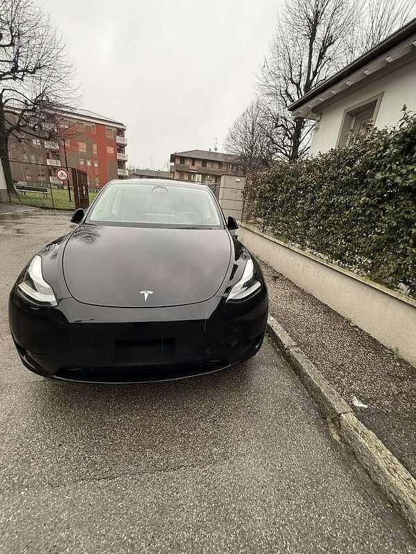 Usata Tesla Model Y RWD 250 kW (340 CV) 2024 Nero SUV