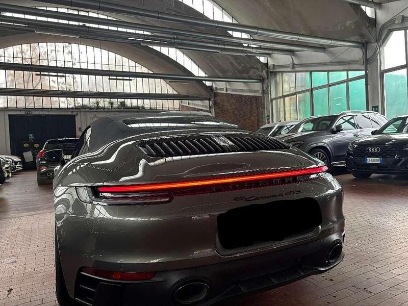 Usata Porsche 911 Carrera 4 Cabriolet 480 CV (353 kW) 2022 Grigio Cabrio