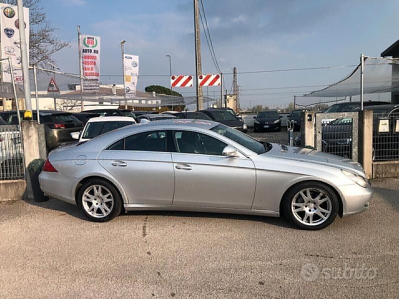 Usata Mercedes CLS320 Chrome 224 CV (164 kW) 2008 Grigio Berlina