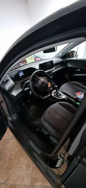 Usata Peugeot 208 Active 102 CV (75 kW) 2020 Grigio Utilitaria