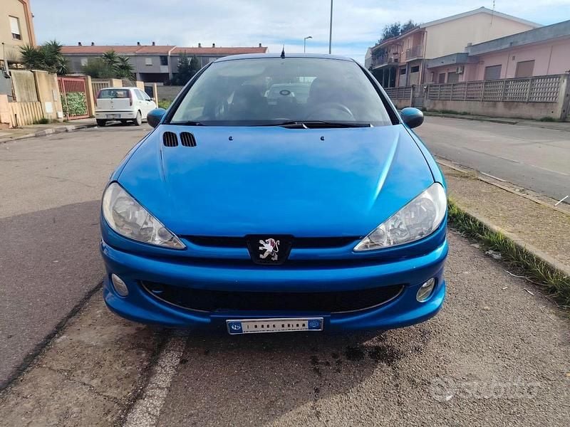 Blu Usata 2005 Peugeot 206 Tre volumi | 1500 € (Buon prezzo) - Immagine 1/4
