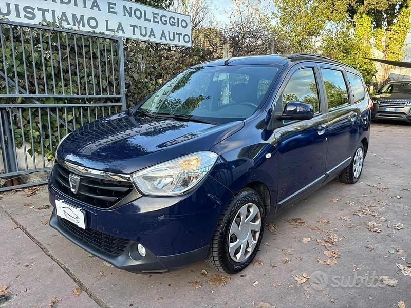 Usata Dacia Lodgy Lauréate 101 CV (74 kW) 2017 Blu Monovolume