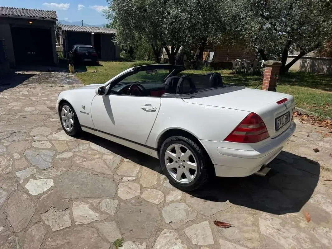 Usata Mercedes SLK200 136 CV (100 kW) 1998 Cabrio