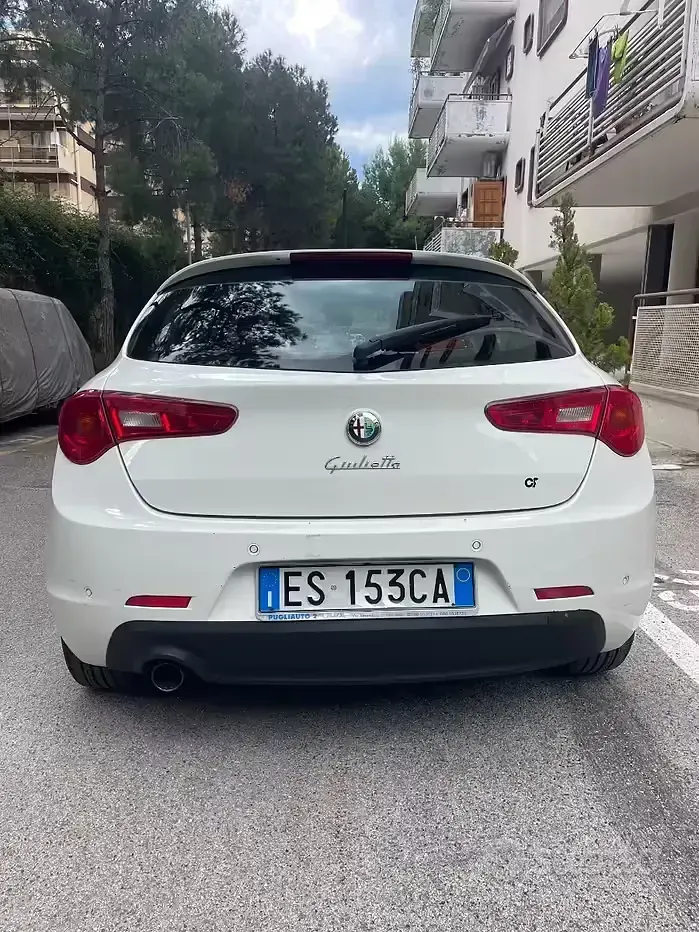 Usata Alfa Romeo Giulietta 120 CV (88 kW) 2011 Bianco Utilitaria