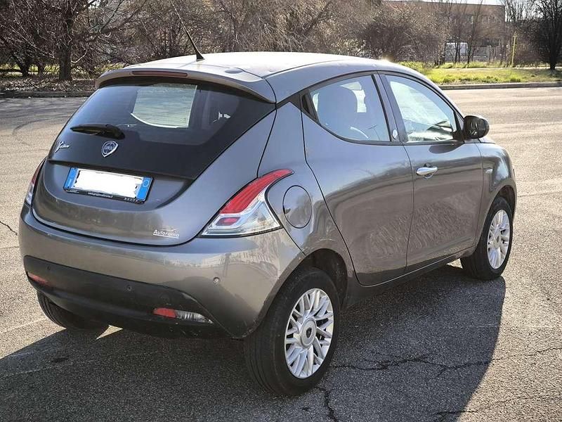 Usata Lancia Ypsilon 69 CV (50 kW) 2015 Utilitaria