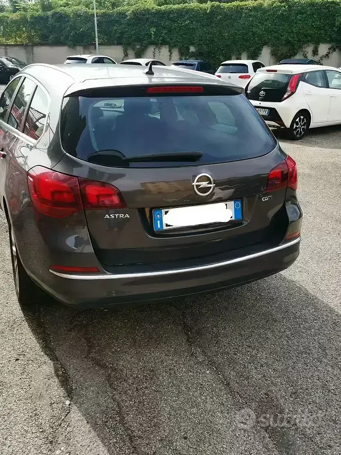Usata Opel Astra Cosmo 130 CV (95 kW) 2012 Station wagon