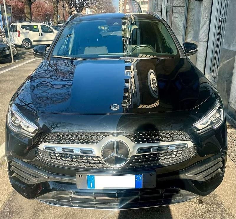 Usata Mercedes GLA200 Premium 150 CV (110 kW) 2023 Nero SUV