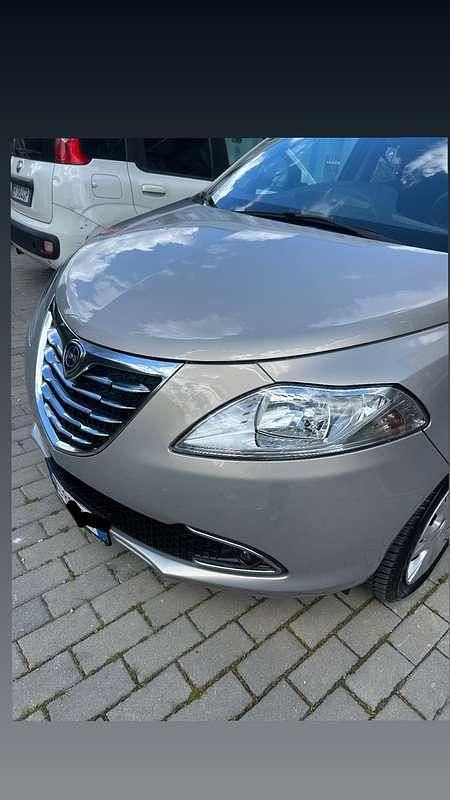 Usata Lancia Ypsilon Gold 69 CV (50 kW) 2013 Utilitaria