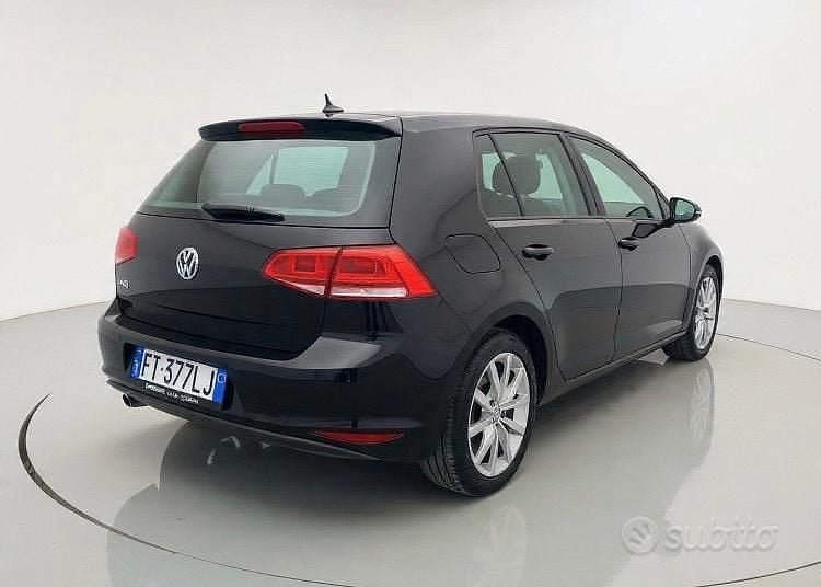 Usata VW Golf VII Highline 110 CV (80 kW) 2016 Nero Utilitaria