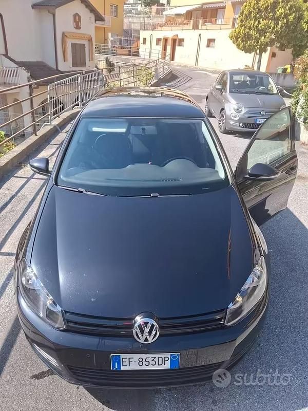 Usado VW Golf VI 110 CV (80 kW) 2010 Negro Utilitario