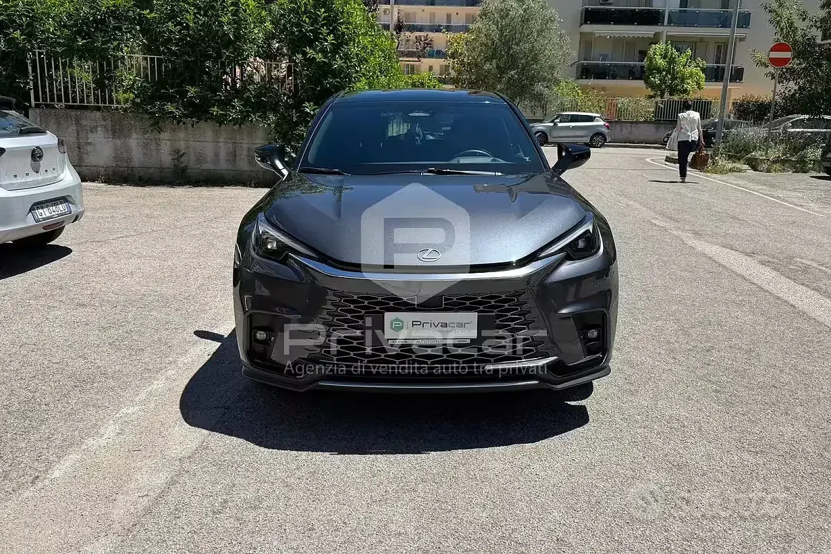 Usata Lexus LBX 91 CV (66 kW) 2024 Grigio SUV