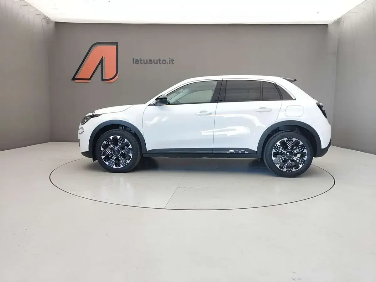 Usata Fiat 600 La Prima 110 CV (80 kW) 2025 Bianco gelato SUV