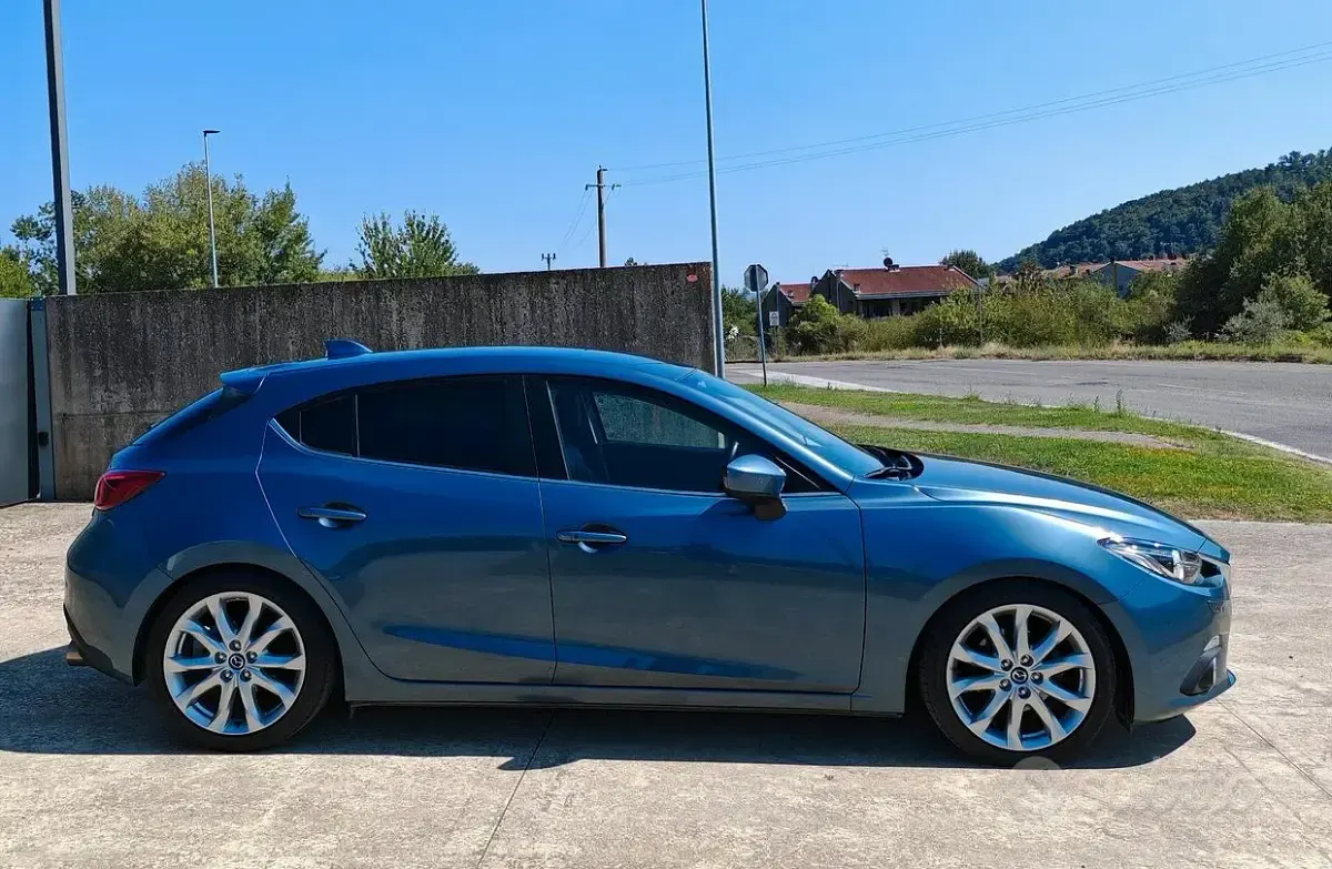 Usata Mazda 3 Exceed 165 CV (121 kW) 2015 Bluazzurro Berlina