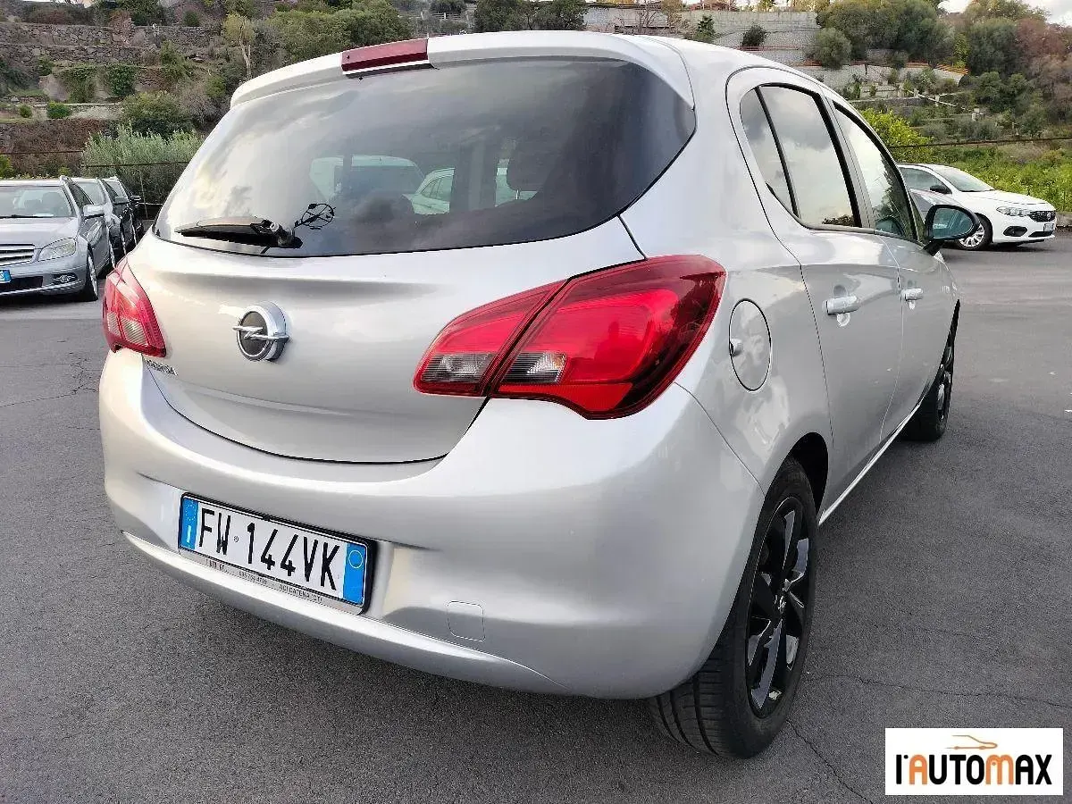 Usata Opel Corsa 71 CV (52 kW) 2019 Argento Berlina