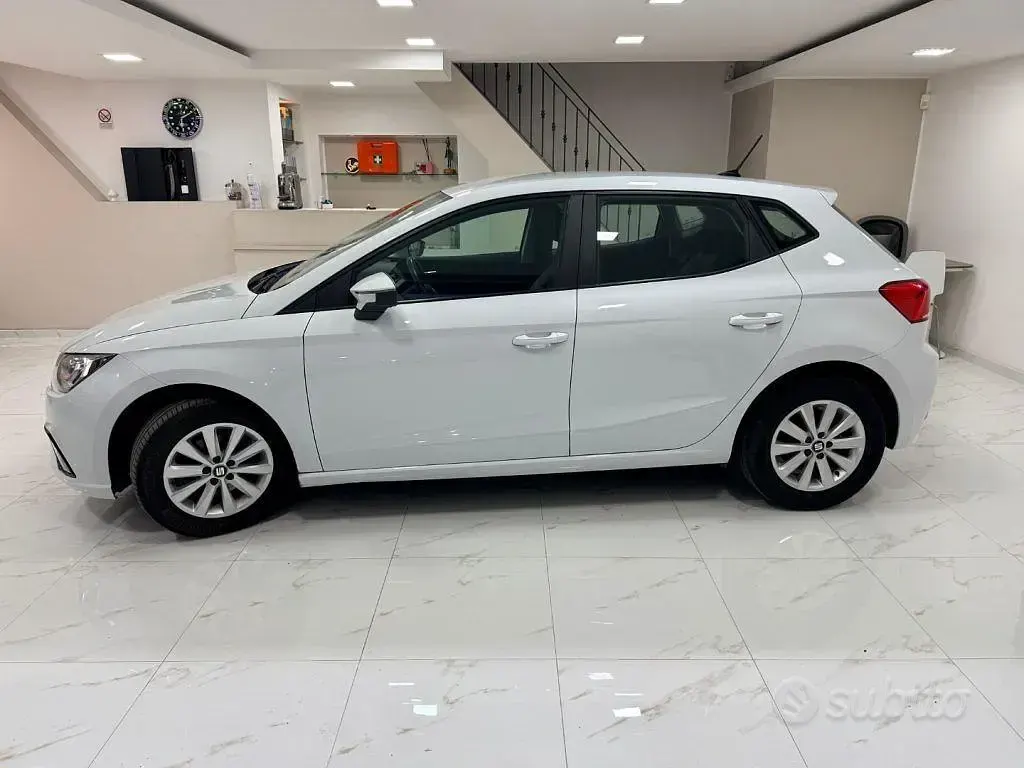 Usata Seat Ibiza Business 95 CV (69 kW) 2021 Bianco Utilitaria
