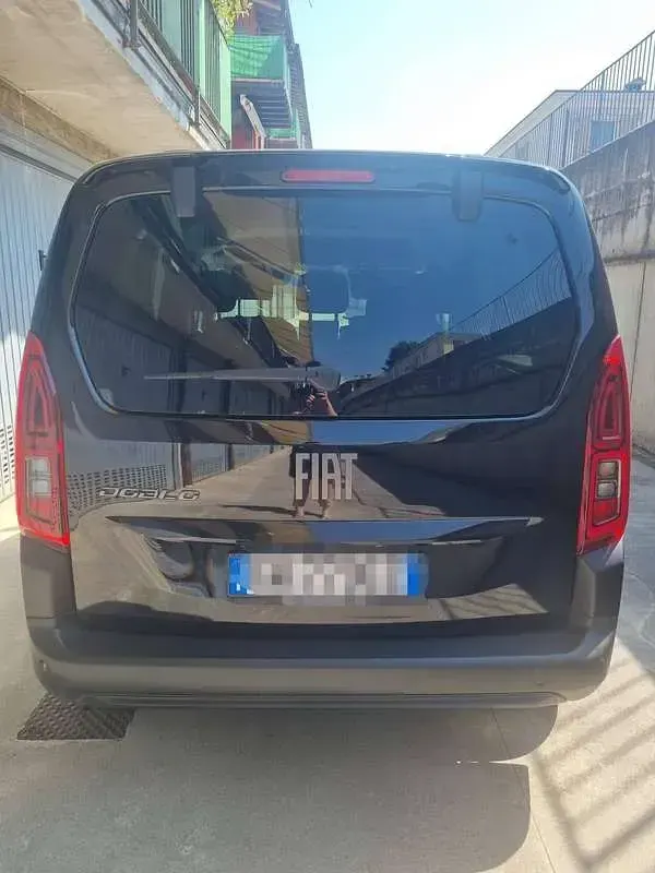 Usata Fiat Doblò 101 CV (74 kW) 2024 Nero Monovolume
