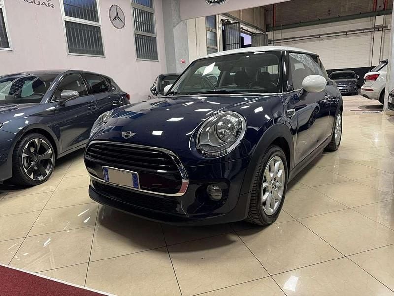 Usata Mini Cooper D 116 CV (85 kW) 2018 Blu/azzurro Utilitaria