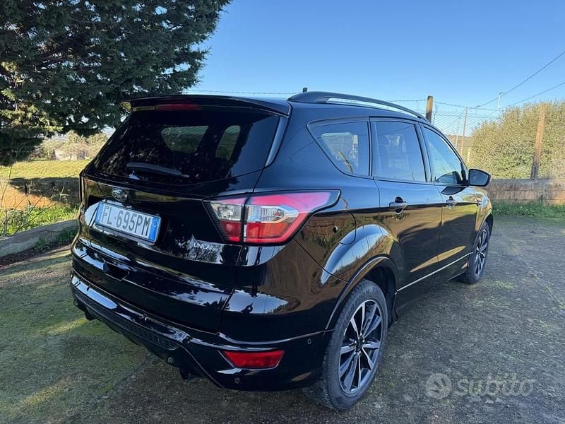 Usata Ford Kuga ST-Line 120 CV (88 kW) 2018 Nero SUV