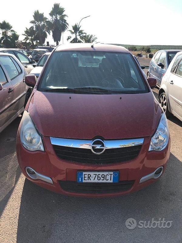 Rosso Usata 2013 Opel Agila Due volumi | 2500 € - Immagine 1/4