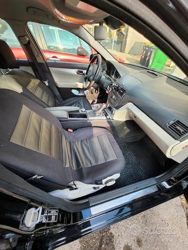 Usata Mercedes C200 Avantgarde 136 CV (100 kW) 2008 Nero Berlina