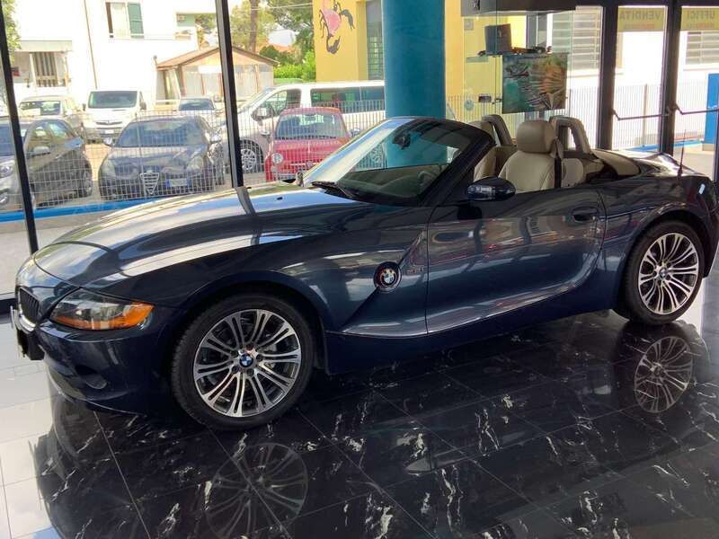 Usata BMW Z4 170 CV (125 kW) 2004 Blu/azzurro Cabrio