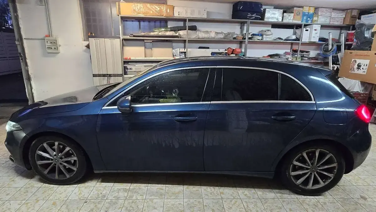 Usata Mercedes A180 116 CV (85 kW) 2019 Blu/azzurro Berlina