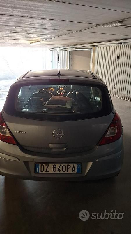 Usata Opel Corsa Cosmo 80 CV (58 kW) 2009 Grigio Utilitaria