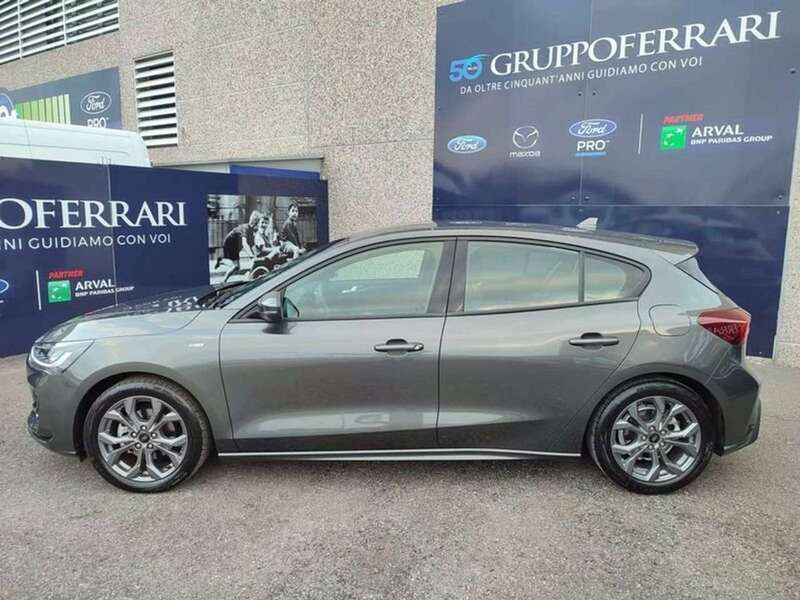 Usata Ford Focus ST-Line 125 CV (91 kW) 2022 Grigio Berlina