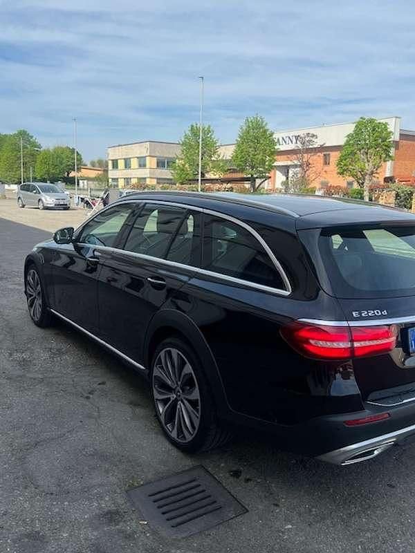 Usata Mercedes E220 All-Terrain Business 194 CV (142 kW) 2020 Nero Station wagon