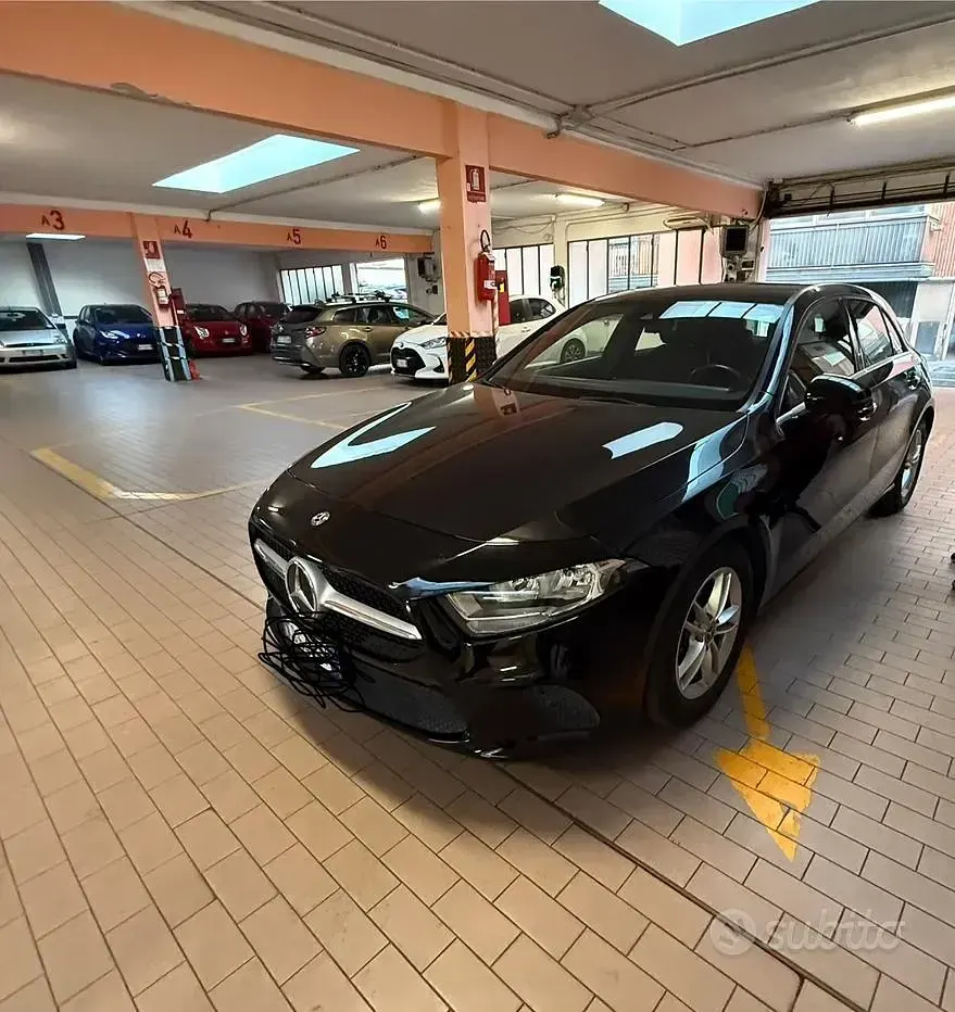 Usata Mercedes 180 109 CV (80 kW) 2020 Nero Berlina