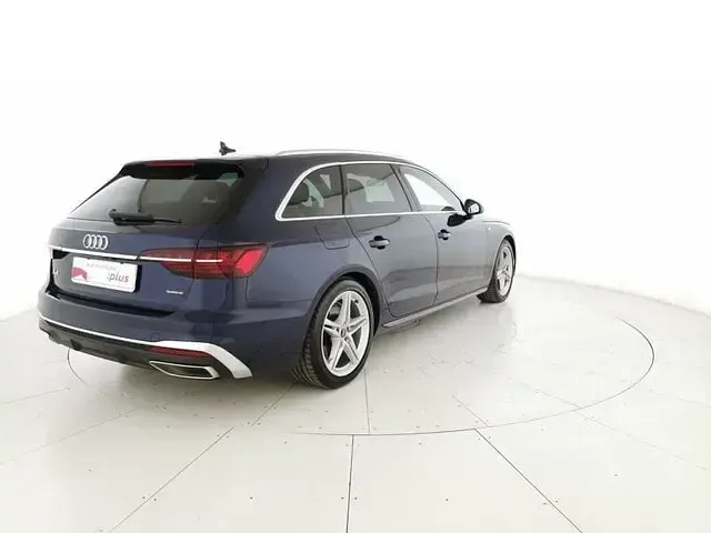 Usata Audi A4 S-Line 204 CV (150 kW) 2024 Blu navarra metallizzato Station wagon