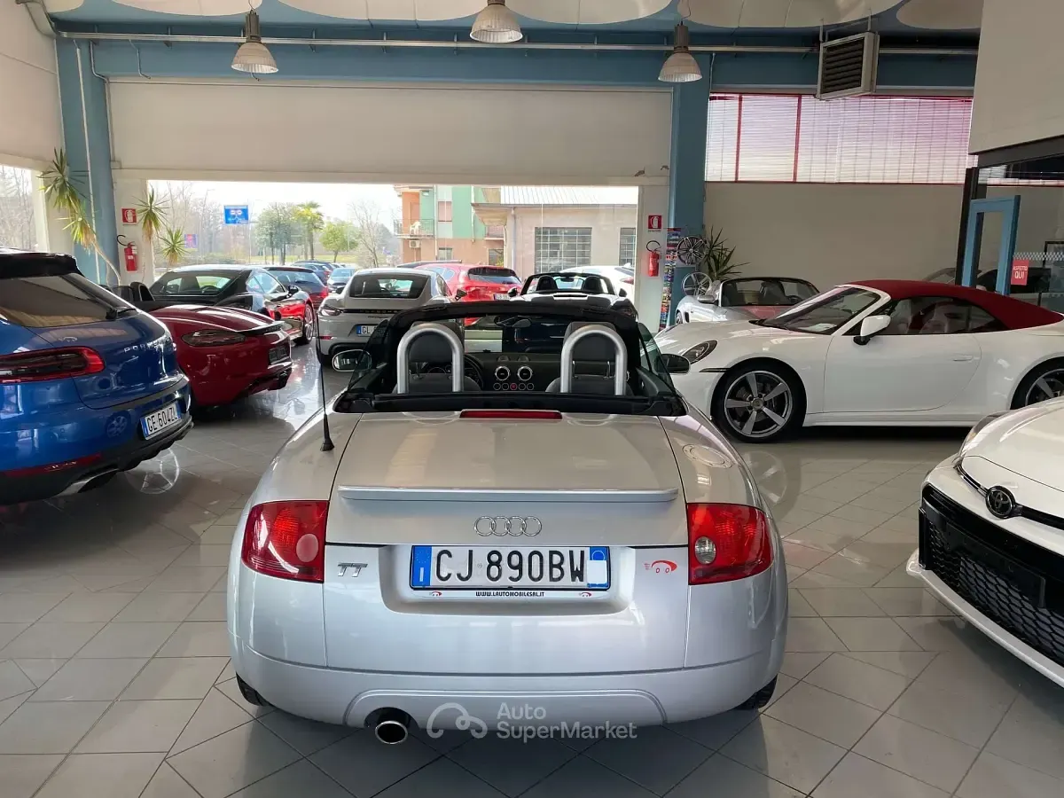 Usata Audi TT Roadster 179 CV (131 kW) 2003 Argento Cabrio