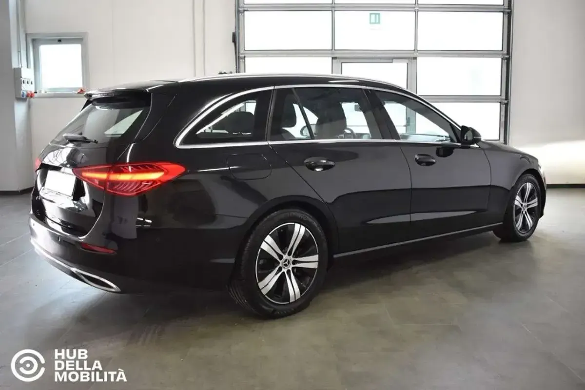 Begagnad Mercedes C220 200 HK (147 kW) 2021 Svart Kombi