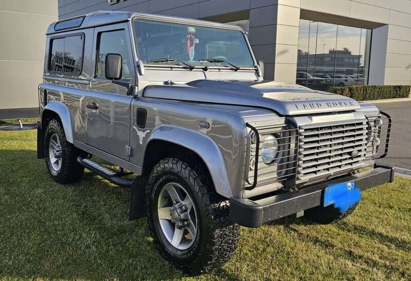 Grigio Usata 2012 Land Rover Defender SUV | 35.300 € (Molto cara) - Immagine 1/4