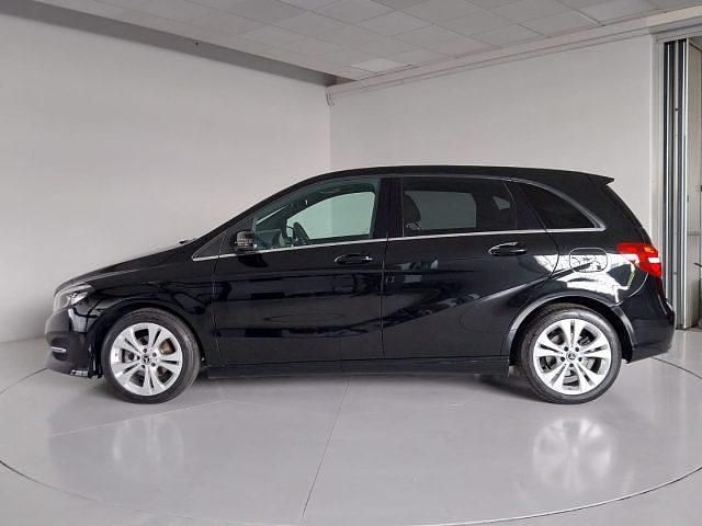 Usata Mercedes B180 109 CV (80 kW) 2018 Nero Monovolume