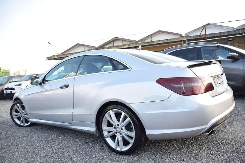 Usata Mercedes E220 170 CV (125 kW) 2013 Argento Coupé